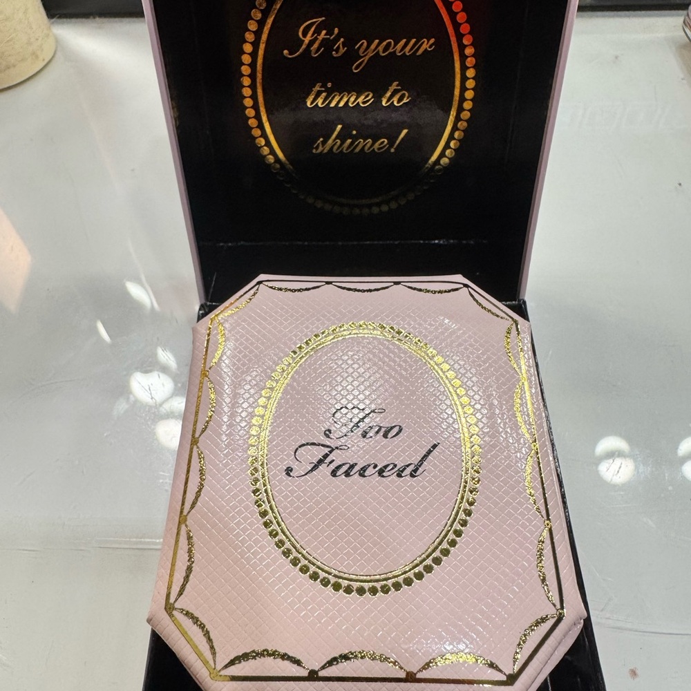 Too Faced Diamond Light Highlighter in Pink and Gold - Picture 2 of 3